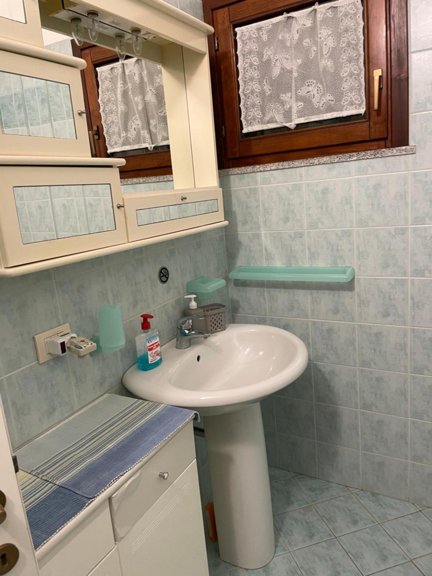 Airport by feet vicino a piedi-Port-Commercial Center-50mq-Balcony sea view-per metà rimborsabile&possibile upgrade gratis Olbia Exterior foto