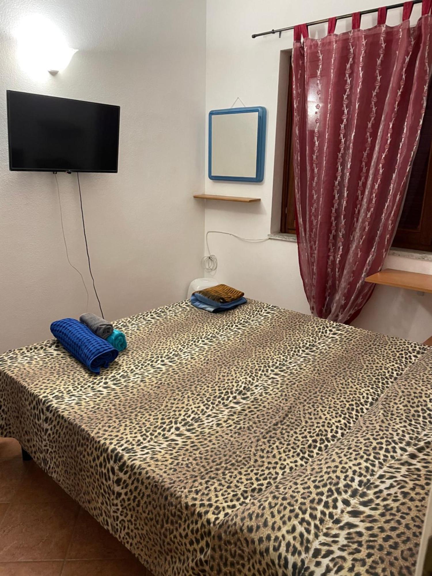 Airport by feet vicino a piedi-Port-Commercial Center-50mq-Balcony sea view-per metà rimborsabile&possibile upgrade gratis Olbia Exterior foto